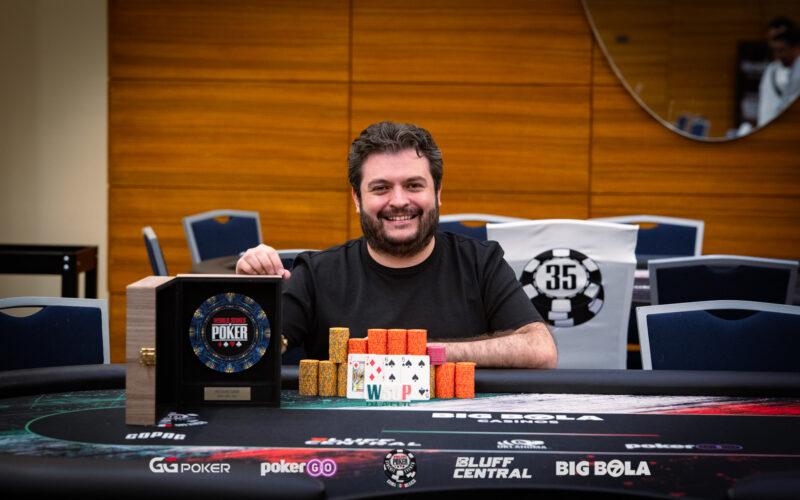 Olvera levantó su trofeo a toda velocidad en la modalidad de cuatro cartas, en el marco del WSOP-C México